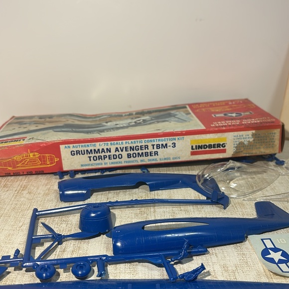 Vintage 1968 Lindberg Line Grumman Avenger TBM-3 Torpedo Bomber 1/72 Model Kit - Picture 10 of 17